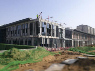 濃綠萬枝紅一點，動人春色不須多